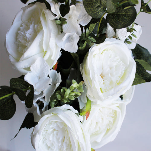 David Austin Rose Bunch (#2075) White David Austin Rose Bunch (#2075) White
